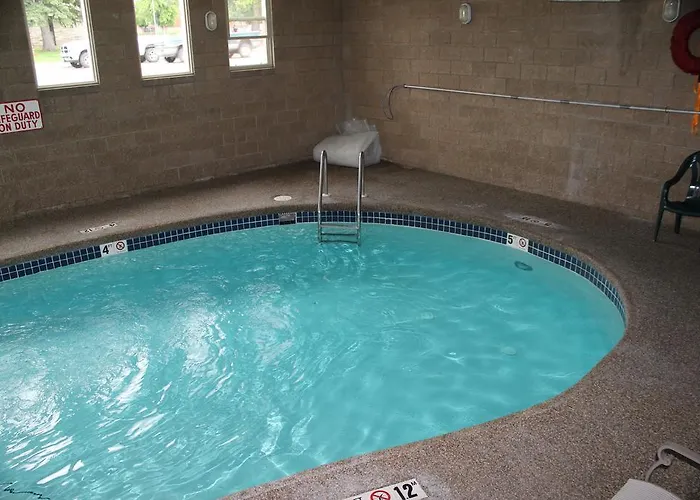 Moose Creek & Suites Lodge *