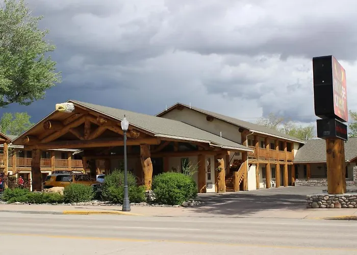 Lodge Moose Creek & Suites