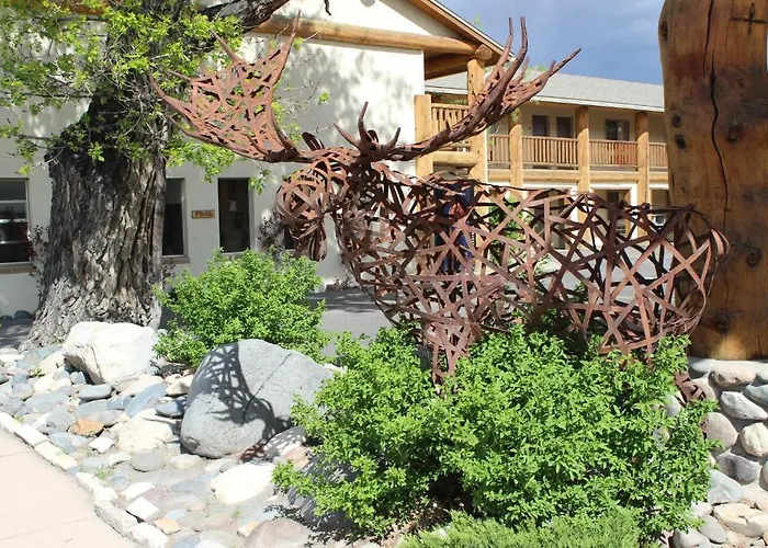 Moose Creek & Suites Cody
