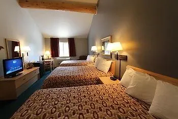 Moose Creek & Suites