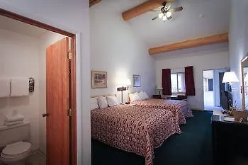 Moose Creek & Suites Lodge