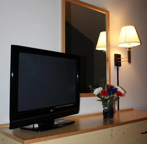 Moose Creek & Suites Lodge