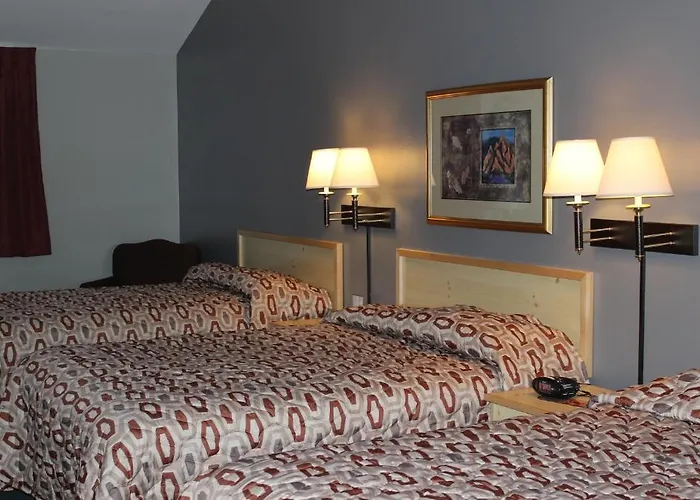 Moose Creek & Suites Lodge Cody