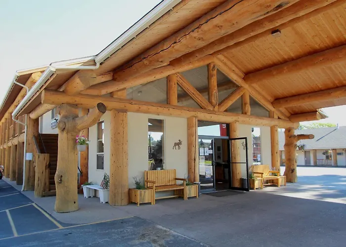Moose Creek & Suites * Cody
