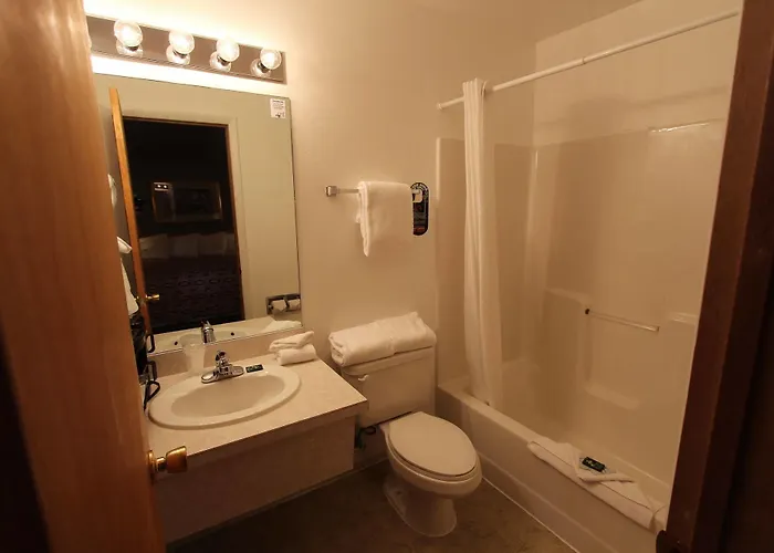 Moose Creek & Suites Lodge